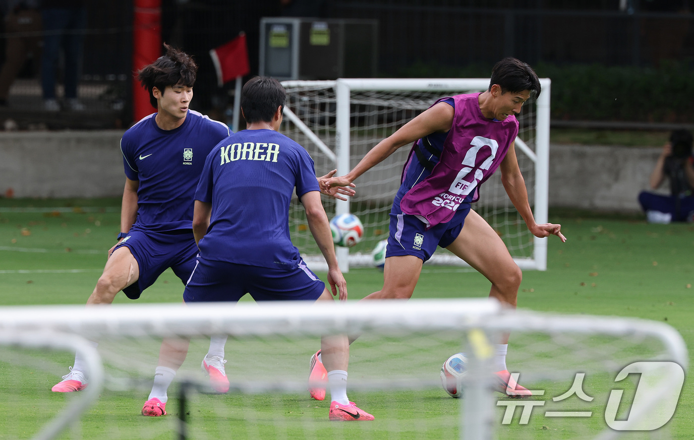 (과달라하라(멕시코)=뉴스1) 임세영 기자 = 대한민국 축구대표팀 손흥민이 6일(현지시간) 멕시코 할리스코 과달라하라에 위치한 '치바스 베르데 바예' 훈련장에서 열린 2026 국제 …