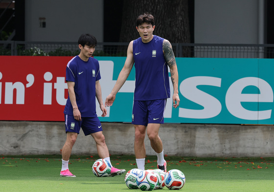 훈련하는 김민재·김문환