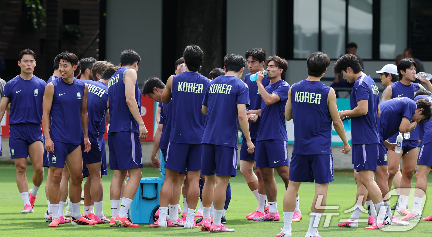 (과달라하라(멕시코)=뉴스1) 임세영 기자 = 대한민국 축구대표팀 선수들이 6일(현지시간) 멕시코 할리스코 과달라하라에 위치한 '치바스 베르데 바예' 훈련장에서 열린 2026 국제 …