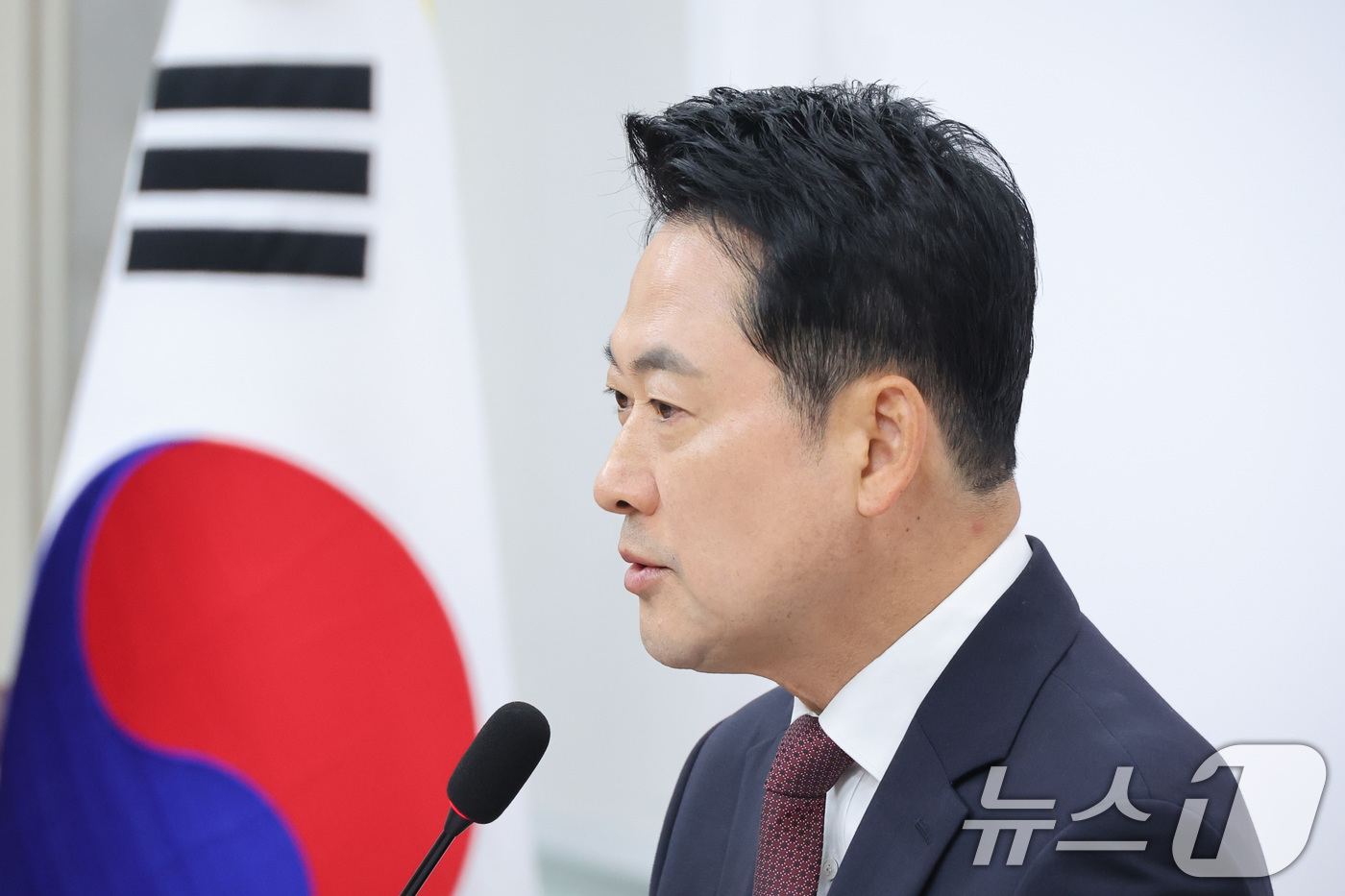 (서울=뉴스1) 신웅수 기자 = 장동혁 국민의힘 대표가 7일 서울 여의도 국회에서 재선거 요구 기자회견을 하고 있다. 2026.6.7/뉴스1