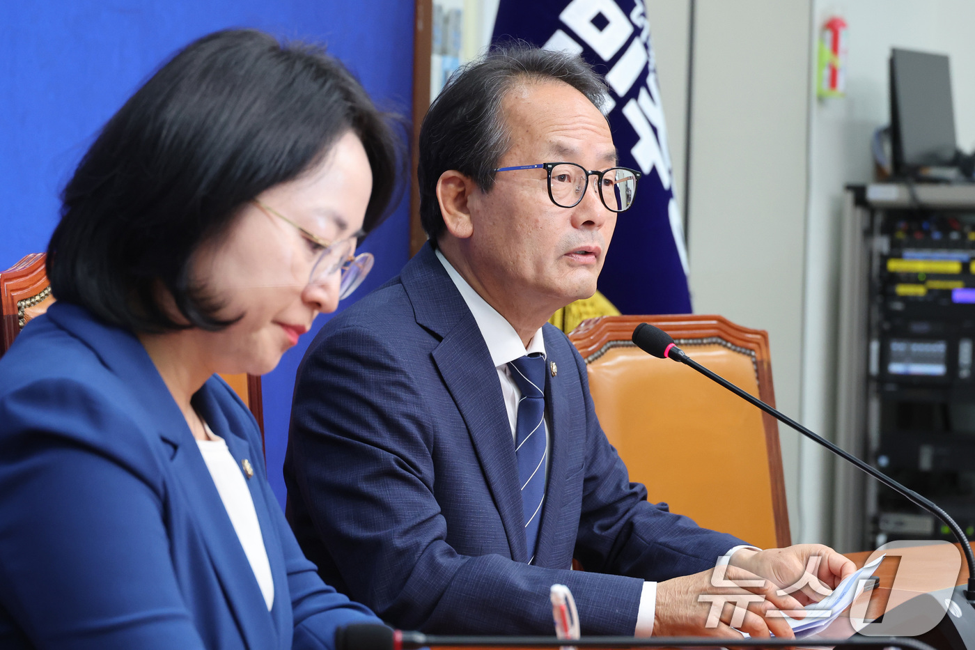 (서울=뉴스1) 신웅수 기자 = 강준현 더불어민주당 수석대변인이 7일 서울 여의도 국회에서 기자간담회를 하고 있다. 2026.6.7/뉴스1