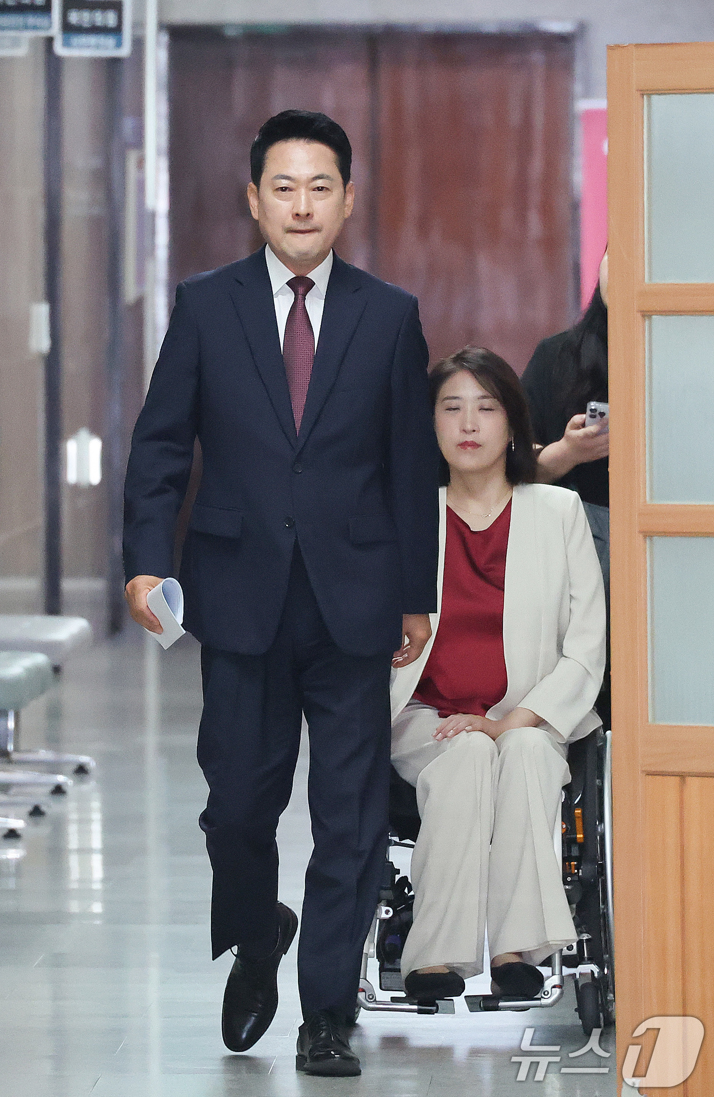 (서울=뉴스1) 신웅수 기자 = 장동혁 국민의힘 대표가 7일 서울 여의도 국회에서 열린 재선거 요구 기자회견에 참석하고 있다. 2026.6.7/뉴스1
