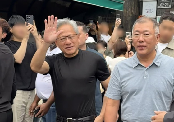 젠슨 황 '광폭 행보', 정의선 회장과 우래옥서 '냉면 회동'(종합)