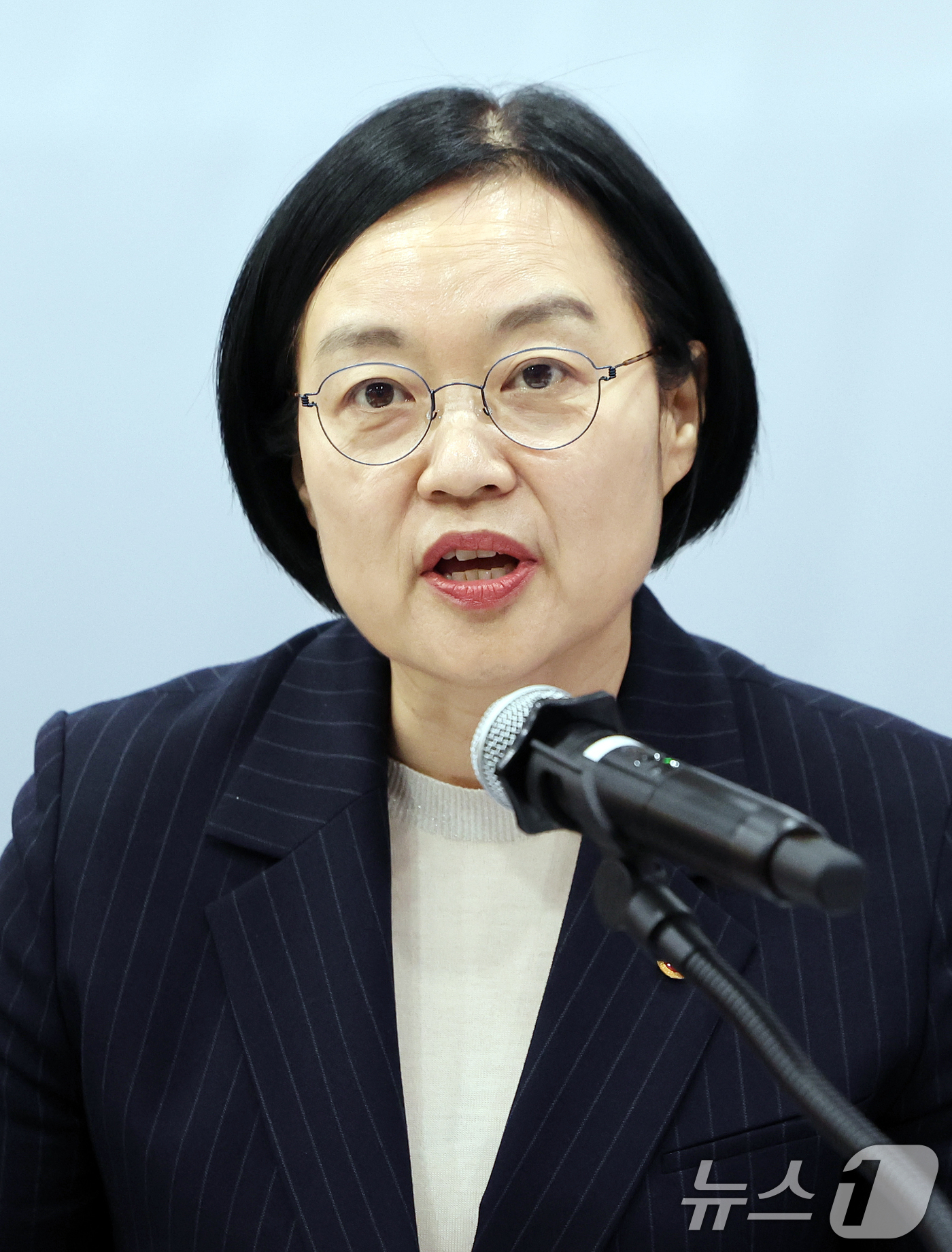 (서울=뉴스1) = 이재명 대통령은 7일 한성숙 중소벤처기업부 장관을 국무총리 후보자로 지명했다고 밝혔다. 사진은 한성숙 장관이 지난3월 24일 서울 서초구 한국제약바이오협회에서 …