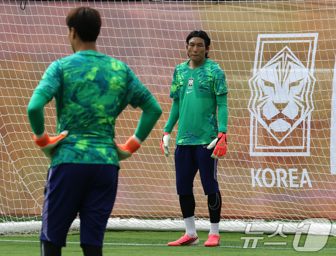 (과달라하라(멕시코)=뉴스1) 임세영 기자 = 대한민국 축구대표팀 김승규 골키퍼가 6일(현지시간) 멕시코 할리스코 과달라하라에 위치한 '치바스 베르데 바예' 훈련장에서 열린 202 …