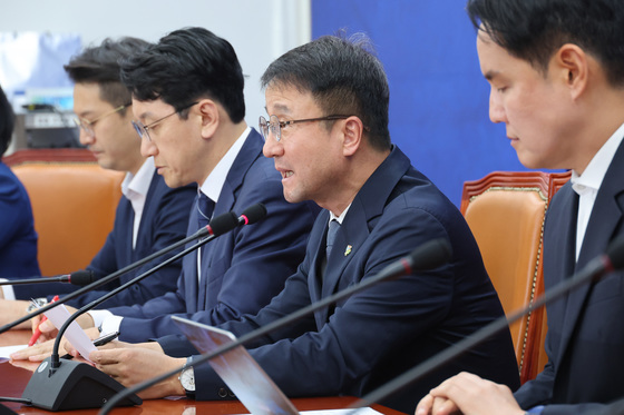 기자간담회 발언하는 한병도 원내대표