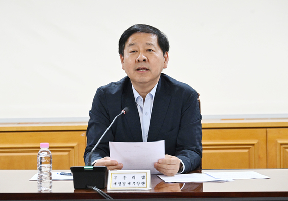 '환율 쏠림' 용인 않는다…구윤철 "시장 모니터링, 투기·불법 엄정 조치"