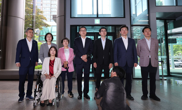 경찰청 항의 방문한 국민의힘