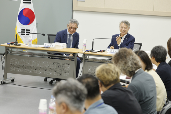 인사말하는 민형배 당선자