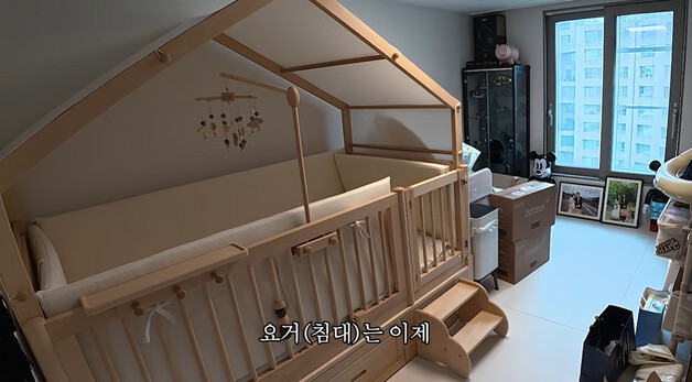 '시언스쿨' 이시언 아기방에 벌써 선물 가득…한혜진 침대·덱스 유모차 보내