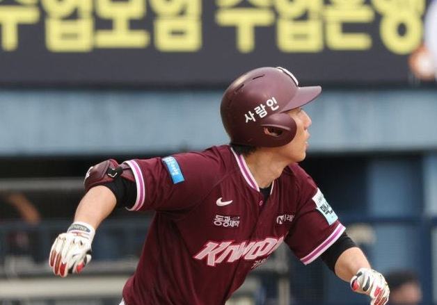 '젠슨 황 시구'에 시타 못한 키움 서건창 "사인 못받아 아쉬워"