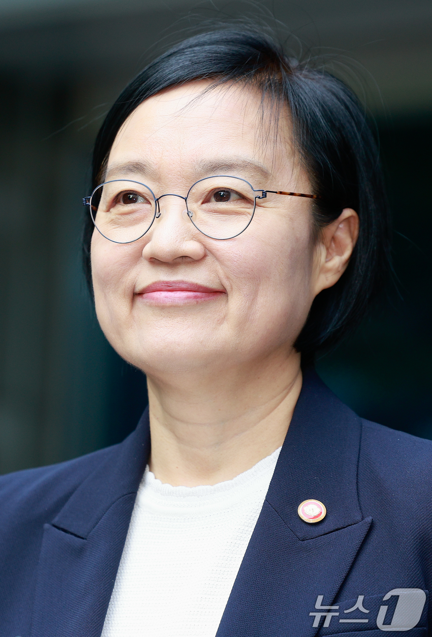 (서울=뉴스1) 안은나 기자 = 한성숙 국무총리 후보자가 8일 오전 인사청문회 준비 사무실인 서울 종로구 금융감독원 연수원에서 지명 소감을 밝히기 전 미소짓고 있다. 2026.6. …