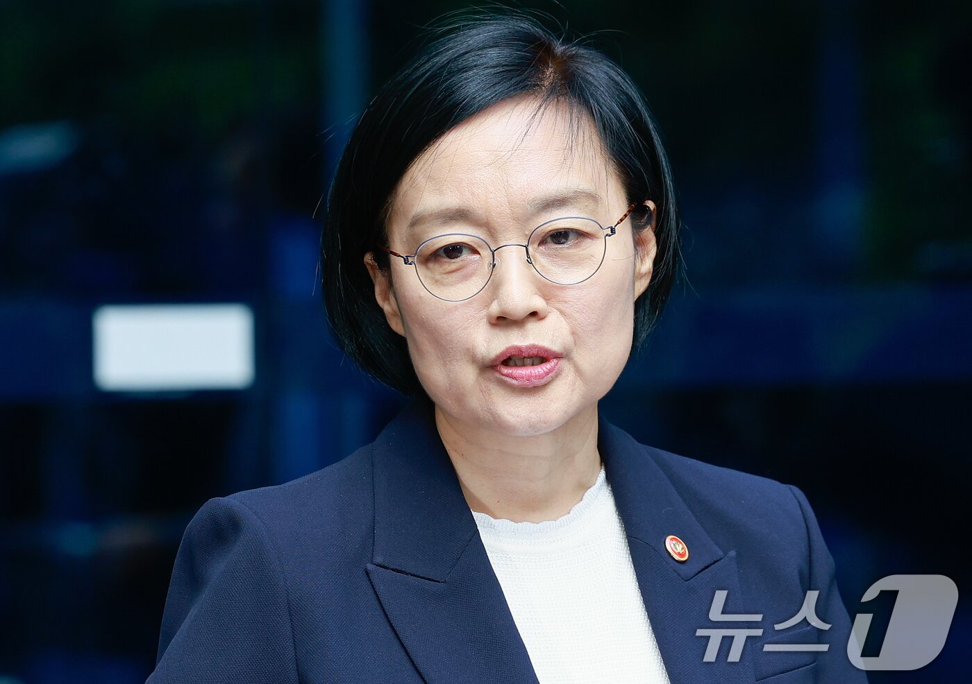 본문 이미지 - 한성숙 국무총리 후보자가 8일 오전 인사청문회 준비 사무실인 서울 종로구 금융감독원 연수원 앞에서 지명 소감을 밝히고 있다. 2026.6.8 ⓒ 뉴스1 안은나 기자