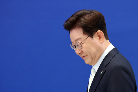 취임 1주년 기자회견 참석하는 이재명 대통령