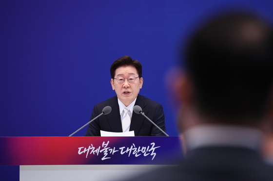 李대통령 "절박한 마음으로 1년 달려…잠재력·가능성·기회 확인"
