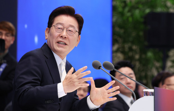 李대통령 "미래세대 투자 늘려야…청년이 희망 갖는 환경 만들 것"