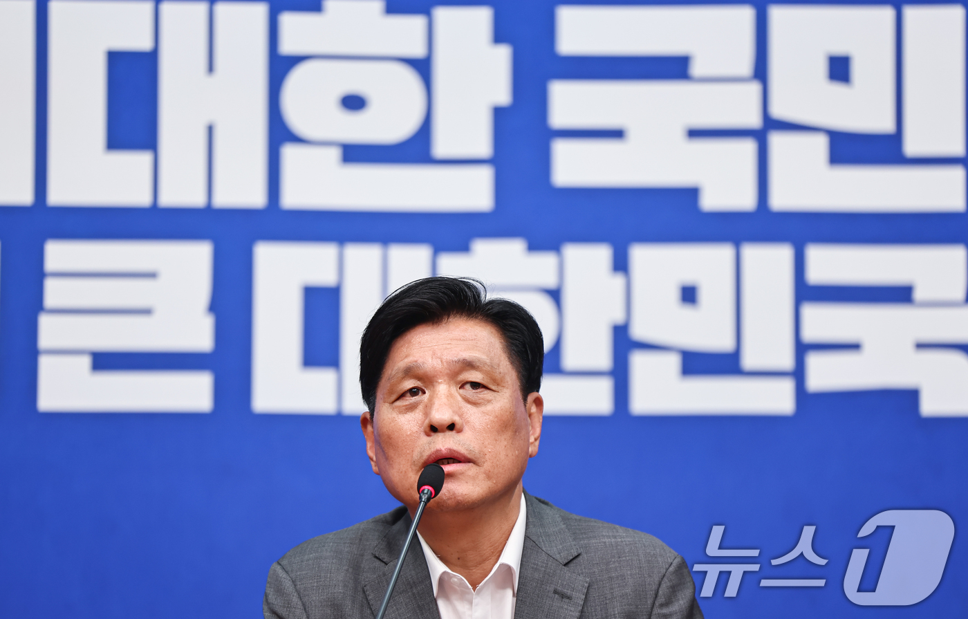 (서울=뉴스1) 김도우 기자 = 조승래 더불어민주당 사무총장이 8일 서울 여의도 국회에서 열린 당무 현안 관련 기자간담회에서 발언하고 있다. 2026.6.8/뉴스1