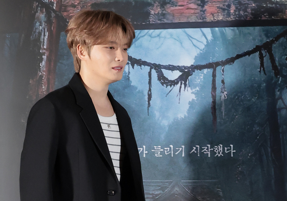 김재중, 영화관 등장한 '신사'