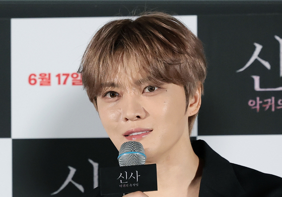 인사말 하는 김재중