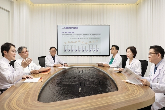 암 환자 8명 중 1명, 서울아산병원서 치료…성과 담은 책 발간