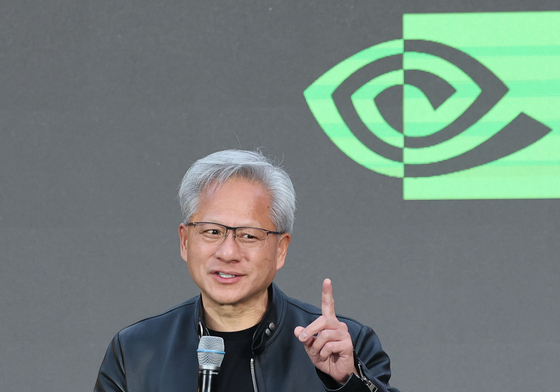 연설하는 엔비디아 젠슨 황 CEO