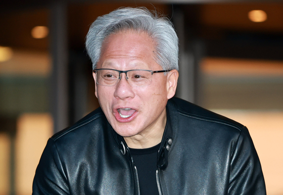 엔비디아 CEO "中 오픈소스 AI, 미국이 두려워할 이유 없어"