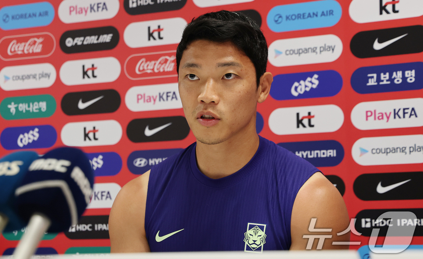 (과달라하라(멕시코)=뉴스1) 임세영 기자 = 2026 북중미 월드컵에 출전하는 대한민국 축구 국가대표팀 황희찬이 8일(현지시간) 멕시코 과달라하라 인근 사포판에 위치한 치바스 바 …