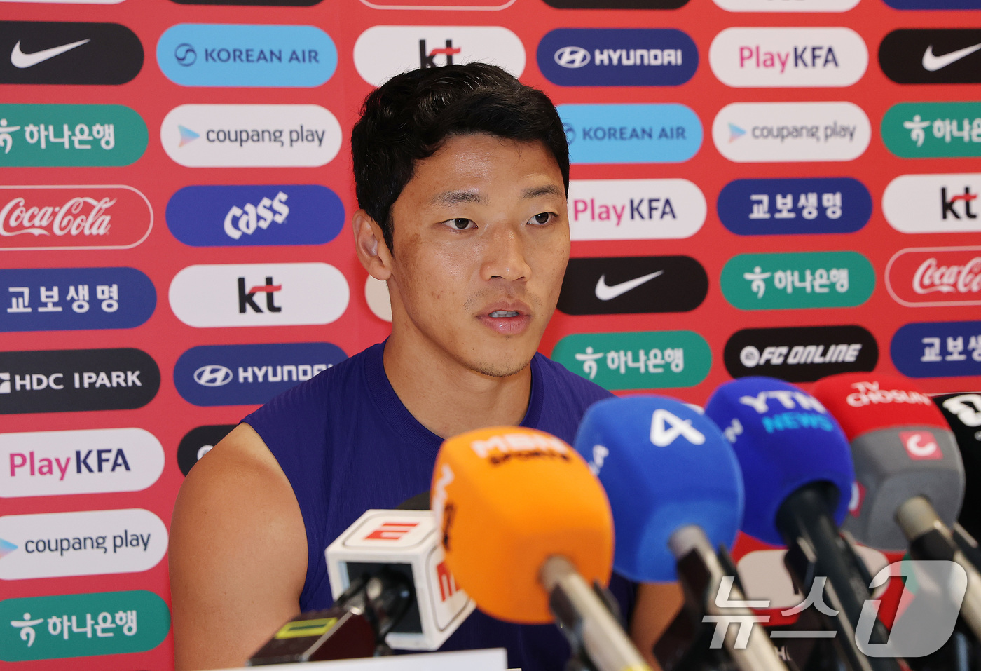 (과달라하라(멕시코)=뉴스1) 임세영 기자 = 2026 북중미 월드컵에 출전하는 대한민국 축구 국가대표팀 황희찬이 8일(현지시간) 멕시코 과달라하라 인근 사포판에 위치한 치바스 바 …