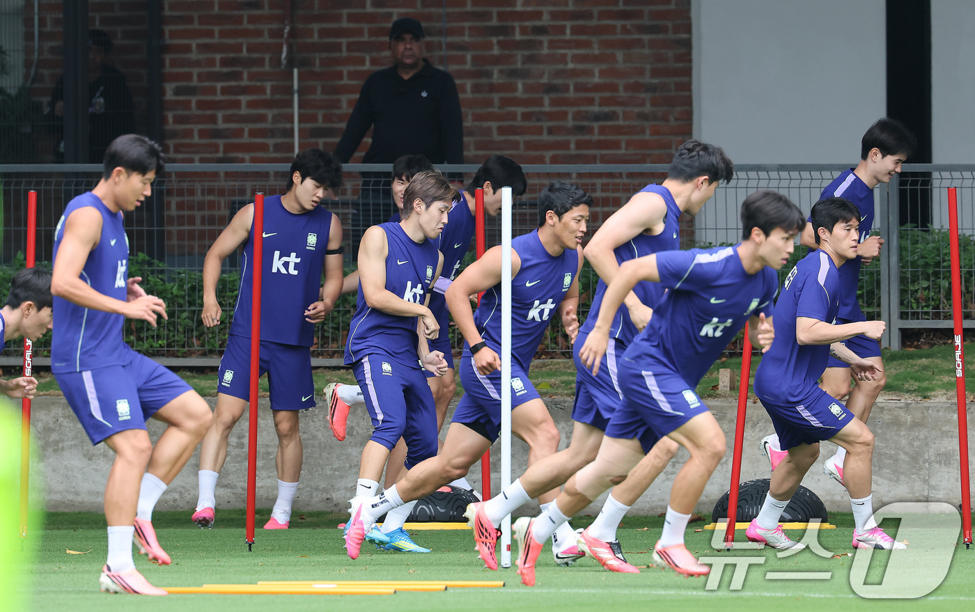 (과달라하라(멕시코)=뉴스1) 임세영 기자 = 2026 북중미 월드컵에 출전하는 대한민국 축구 국가대표팀 선수들이 8일(현지시간) 멕시코 과달라하라 인근 사포판에 위치한 치바스 바 …