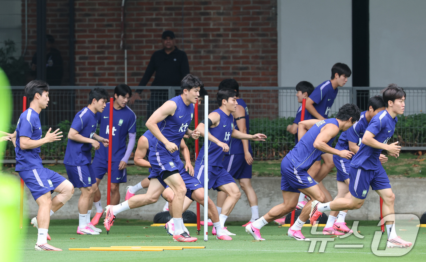 (과달라하라(멕시코)=뉴스1) 임세영 기자 = 2026 북중미 월드컵에 출전하는 대한민국 축구 국가대표팀 선수들이 8일(현지시간) 멕시코 과달라하라 인근 사포판에 위치한 치바스 바 …
