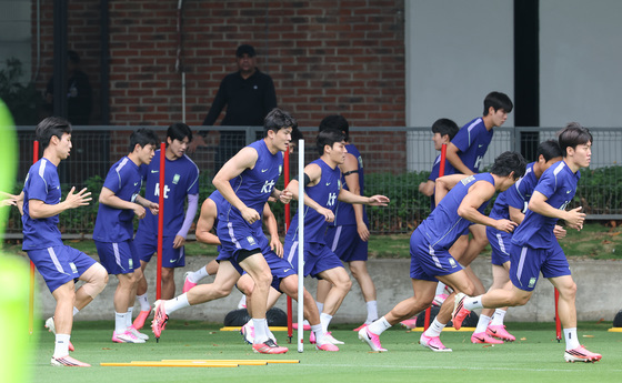 훈련하는 축구대표팀 선수들