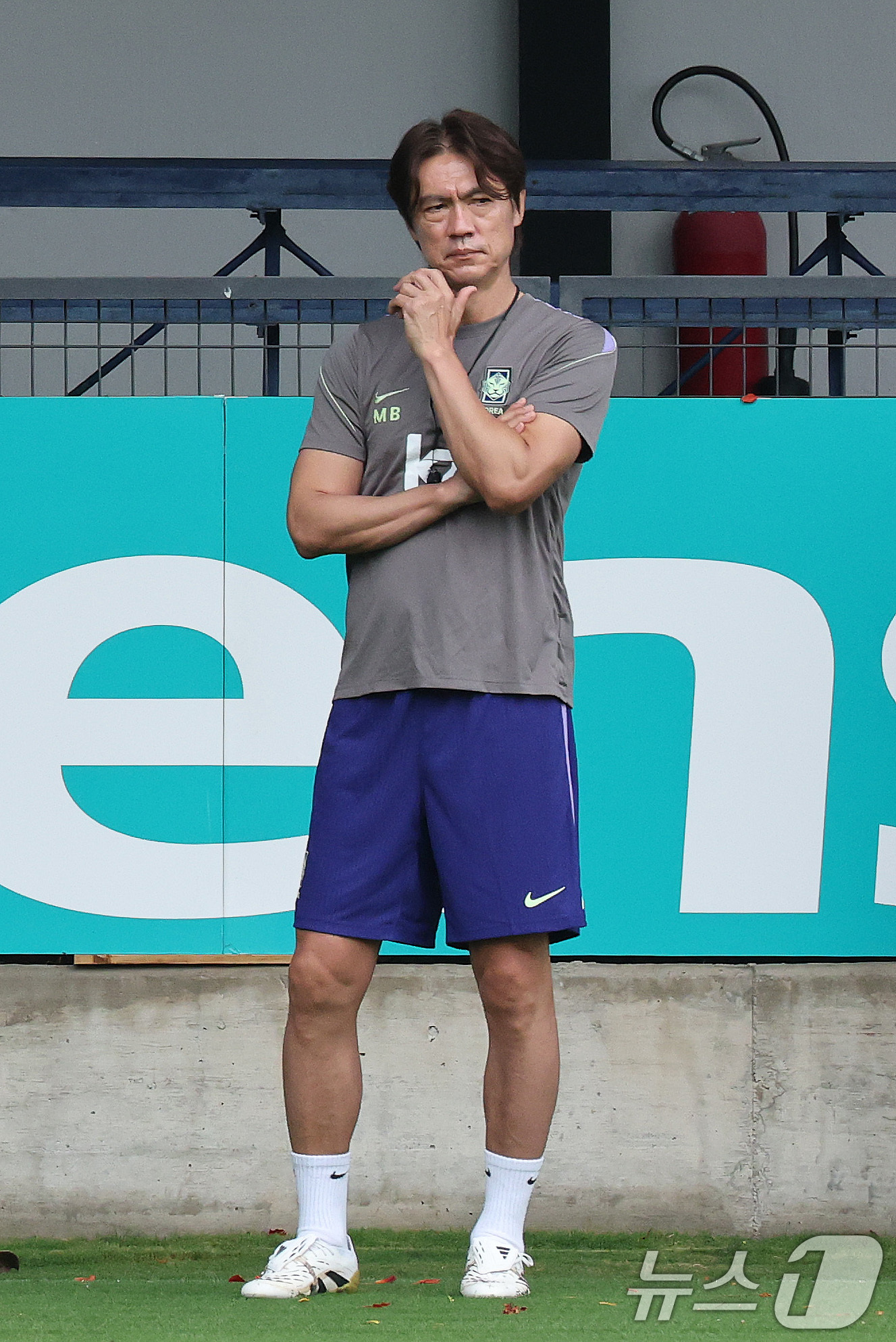 (과달라하라(멕시코)=뉴스1) 임세영 기자 = 2026 북중미 월드컵에 출전하는 대한민국 축구 국가대표팀 홍명보 감독이 8일(현지시간) 멕시코 과달라하라 인근 사포판에 위치한 치바 …