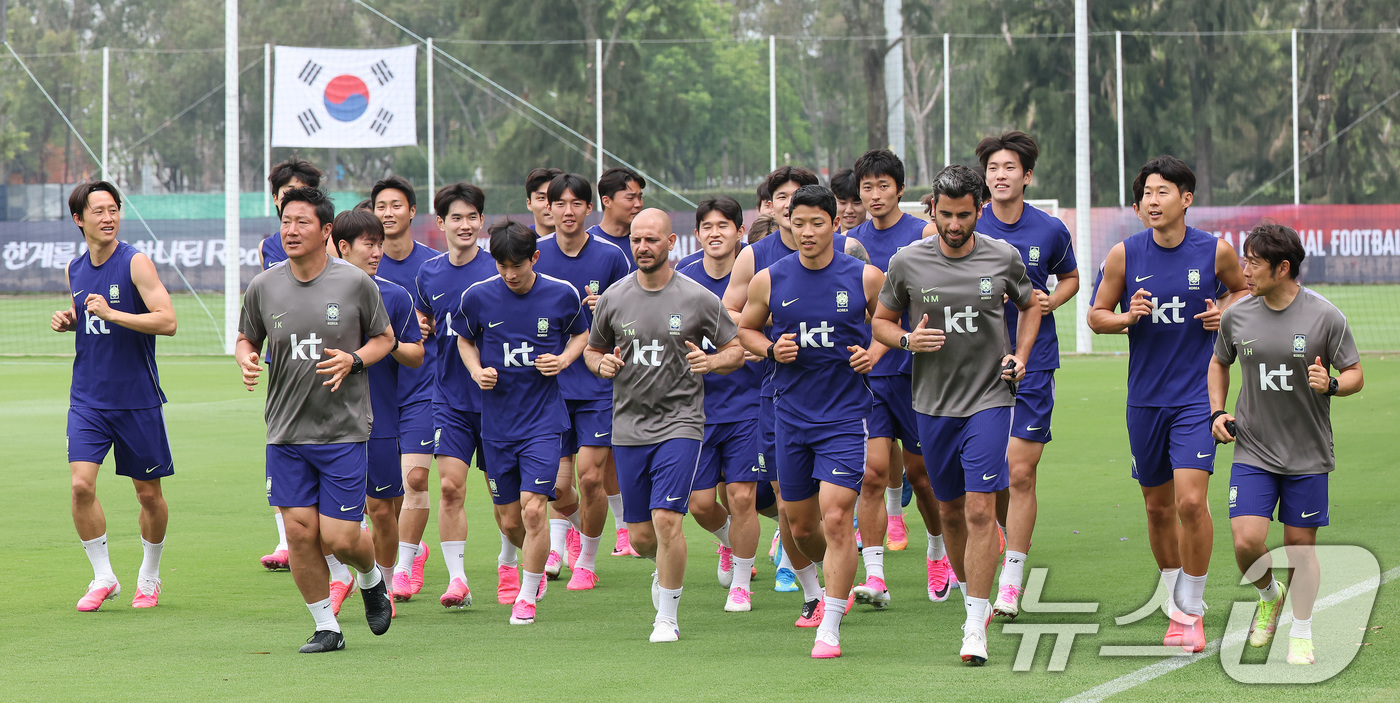 (과달라하라(멕시코)=뉴스1) 임세영 기자 = 2026 북중미 월드컵에 출전하는 대한민국 축구 국가대표팀 선수들이 8일(현지시간) 멕시코 과달라하라 인근 사포판에 위치한 치바스 바 …