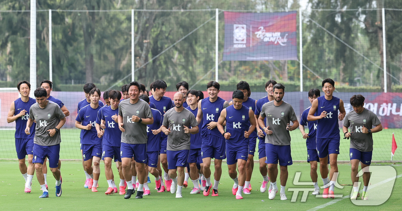 (과달라하라(멕시코)=뉴스1) 임세영 기자 = 2026 북중미 월드컵에 출전하는 대한민국 축구 국가대표팀 선수들이 8일(현지시간) 멕시코 과달라하라 인근 사포판에 위치한 치바스 바 …