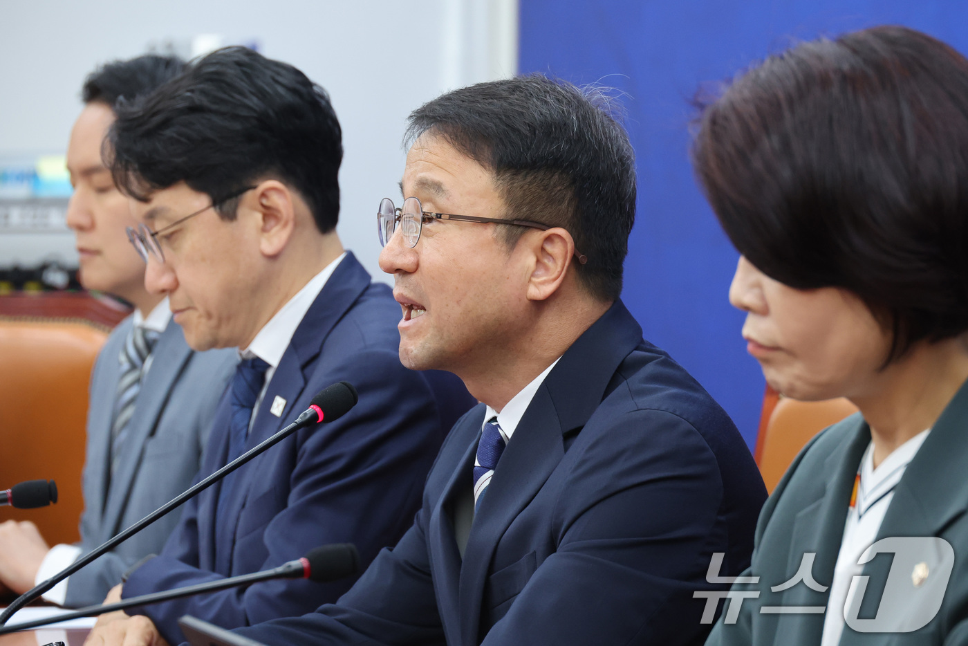 (서울=뉴스1) 신웅수 기자 = 한병도 더불어민주당 원내대표가 9일 서울 여의도 국회에서 열린 원내대책회의에서 발언하고 있다. 2026.6.9/뉴스1