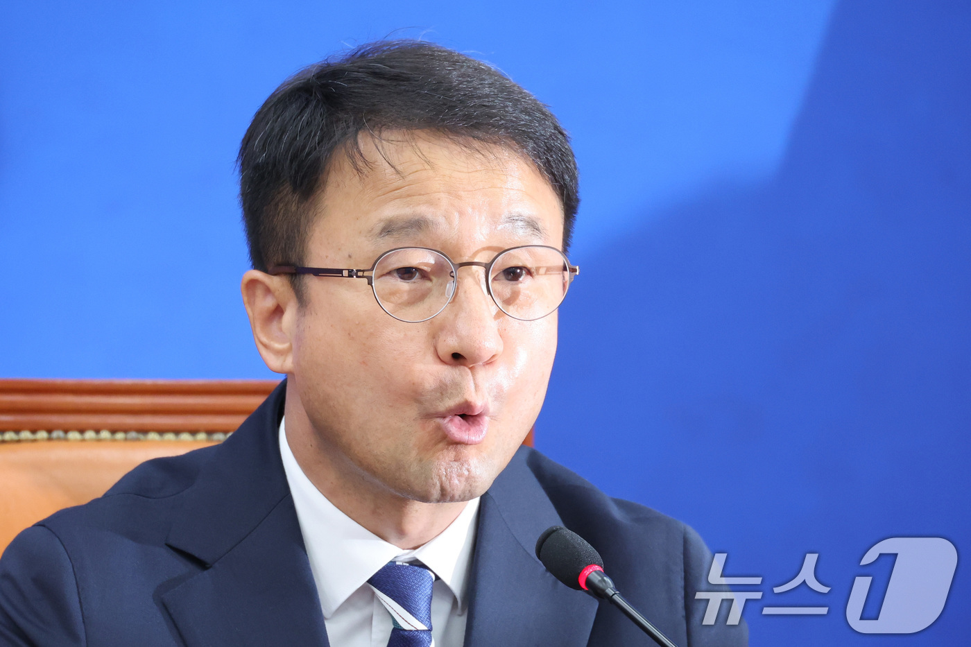 (서울=뉴스1) 신웅수 기자 = 한병도 더불어민주당 원내대표가 9일 서울 여의도 국회에서 열린 원내대책회의에서 발언하고 있다. 2026.6.9/뉴스1