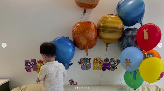 김무열♥윤승아, 아들 3번째 생일 축하하며 행복한 한 때…훌쩍 자랐네