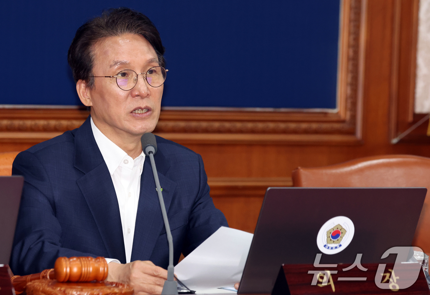 (서울=뉴스1) 김명섭 기자 = 김민석 국무총리가 9일 오전 서울 종로구 세종대로 정부서울청사에서 열린 국무회의에서 모두 발언을 하고 있다. 2026.6.9/뉴스1