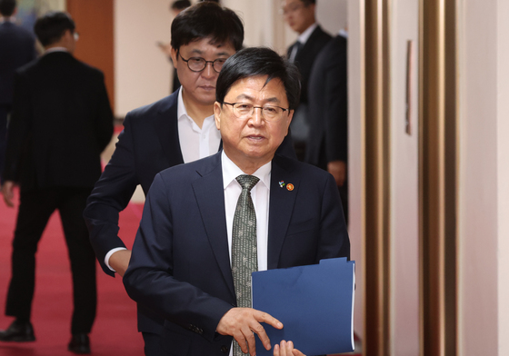 최교진 장관, 교육감 당선인 첫 간담회…교권보호·교육재정 논의