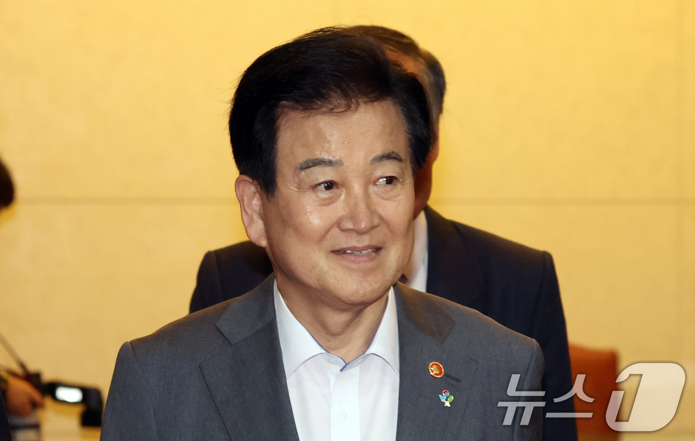 (서울=뉴스1) 김명섭 기자 = 정동영 통일부 장관이  9일 오전 서울 종로구 세종대로 정부서울청사에서 열린 국무회의에 참석하고 있다. 2026.6.9/뉴스1