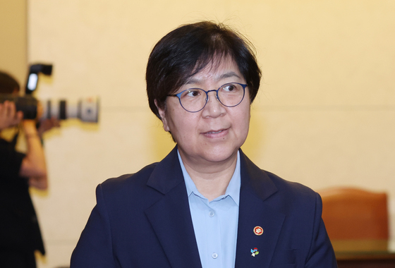 국무회의 참석하는 정은경 장관