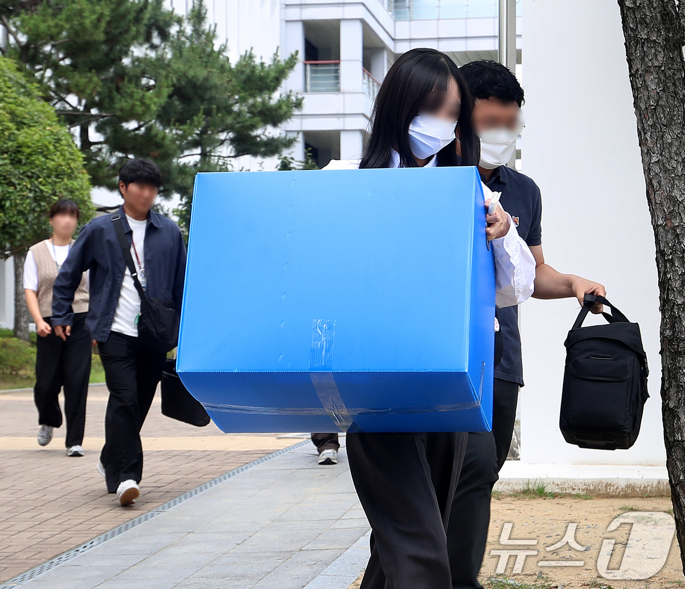 (창원=뉴스1) 윤일지 기자 = 9일 6·3 지방선거 과정에서 불거진 박완수 국민의힘 경남도지사 후보 선거대책위원회의 딥페이크(인공지능 합성 기술) 영상물 제작·배포와 관권선거 의 …