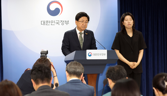 10대 청소년 자살예방 범정부 추진 대책 발표하는 최교진 장관