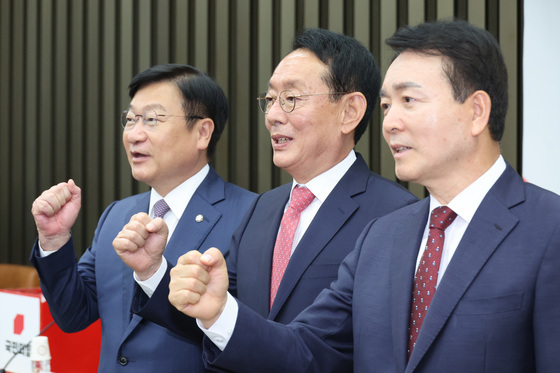 초재선 의원 초청 간담회 참석한 국민의힘 원내대표 후보들