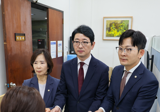 투표용지 부족 사태 진상규명 특검법 제출하는 국힘