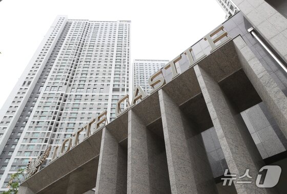 본문 이미지 - 경기 화성시 오산동 동탄역 롯데캐슬 아파트의 모습.  ⓒ 뉴스1 김영운 기자 