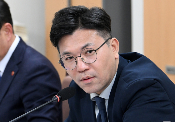 약 9년간 무면허 운전한 전직 제주도의원 '송치'