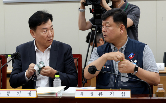 이야기 나누는 노·사