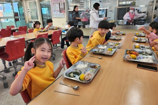순창군 "학교급식 지원사업 만족도 96% 이상…먹거리 복지 성과"