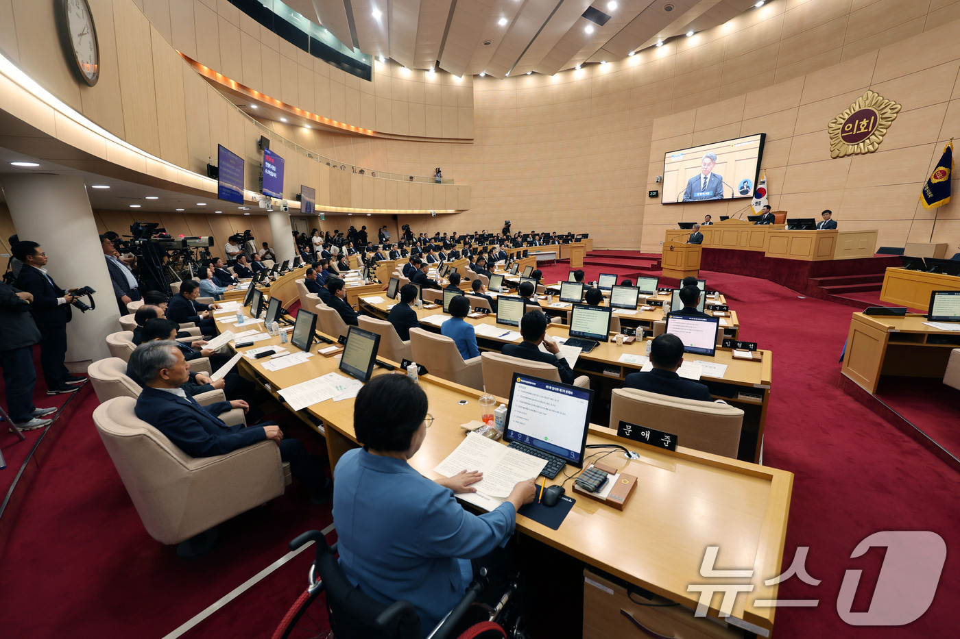 (무안=뉴스1) 박지현 기자 = 민형배 전남광주통합특별시장이 전남광주통합특별시가 공식 출범한 1일 전남도의회 본회의장에서 열린 제1회 임시회 제1차 본회의에서 취임사를 하고 있다. …